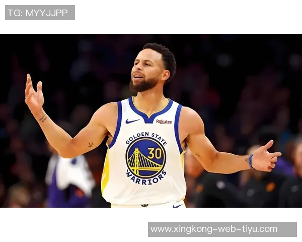 库里盛赞巴特勒训练赛表现出色攻防两端展现统治力